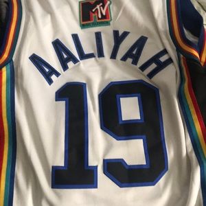 Aaliyah #19 MTV jersey